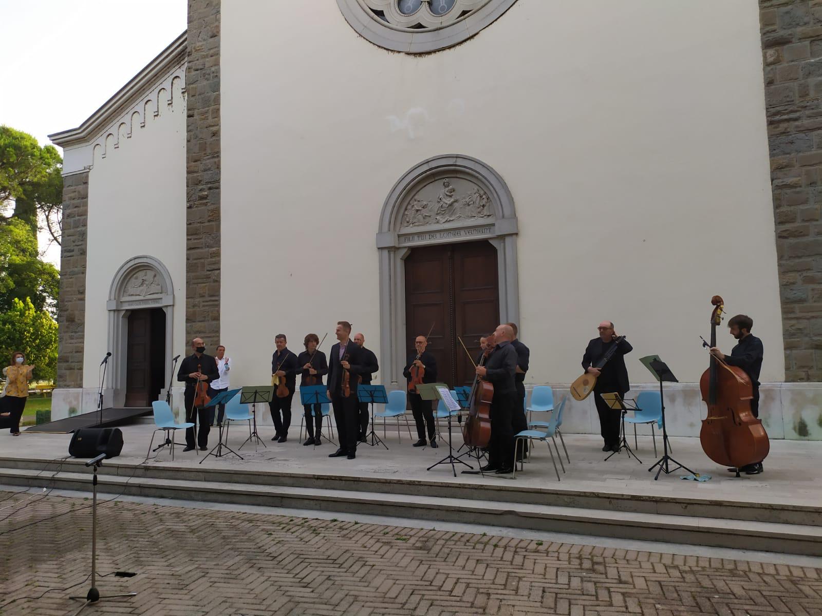 Immagine per Stefan Milenkovic strega il pubblico all'alba del solstizio, a Barbana lo spettacolo con Vivaldi 